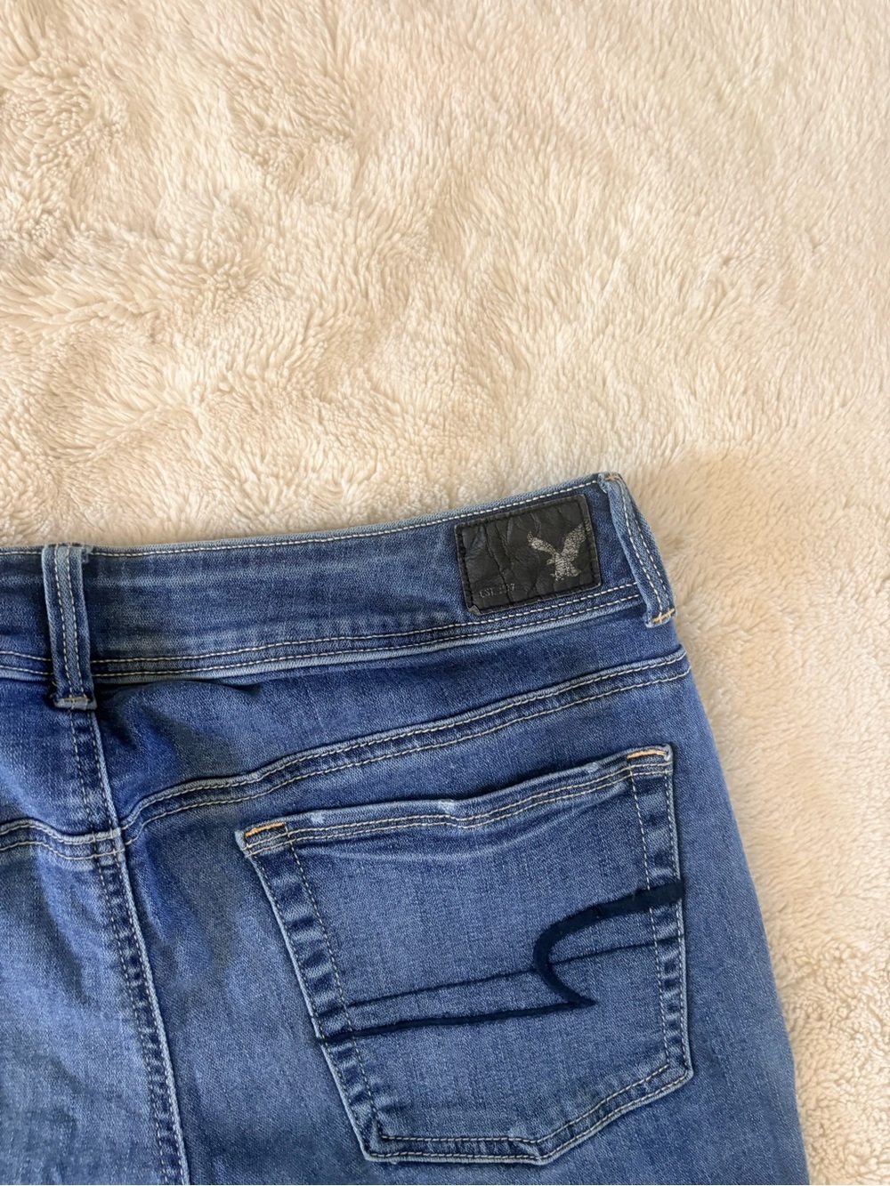 American Eagle Mid‑Rise Bootcut Jeans – Size 12 Short | Y2K Revival | - Picture 13 of 13